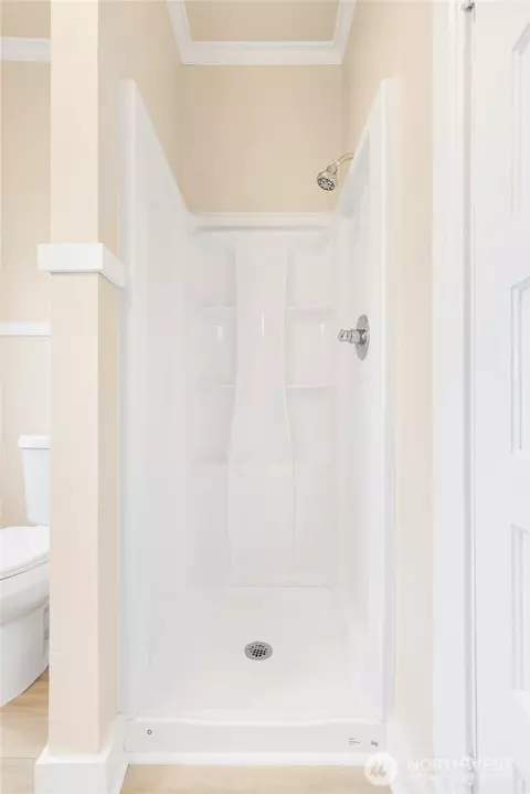 Bath - 3722 Oakes Ave, Everett, WA 98201 photo 4 of 5