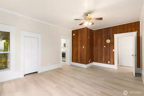 Living - 3722 Oakes Ave, Everett, WA 98201 photo 3 of 4