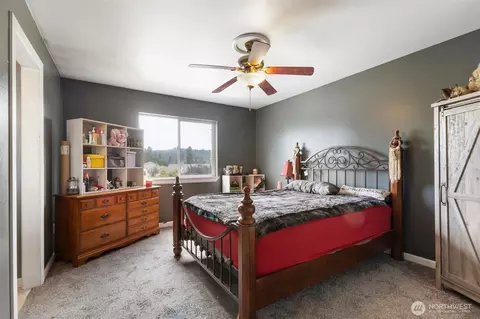 609 Skinner Way SW, Orting, WA 98360 photo 13