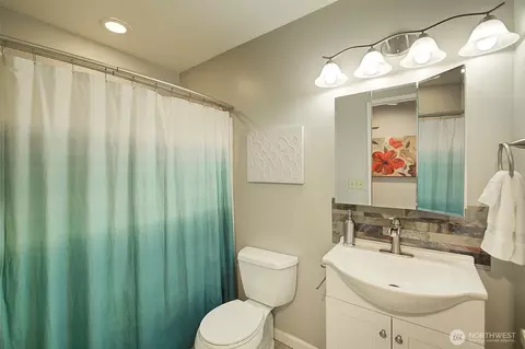 Bath - 18007 108th Ave NE #C4, Bothell, WA 98011 photo 2 of 2