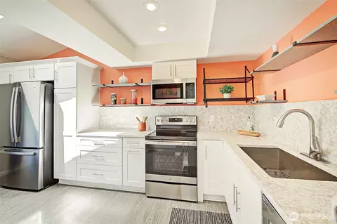 Kitchen - 18007 108th Ave NE #C4, Bothell, WA 98011 photo 1 of 3