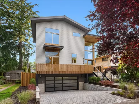 4615 2nd Ave NE, Seattle, WA 98105