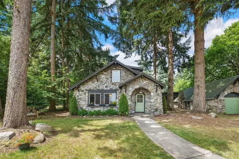 8038 S Ainsworth Ave, Tacoma, WA 98408
