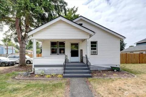 211 Stevens Ave NE, Yelm, WA 98597