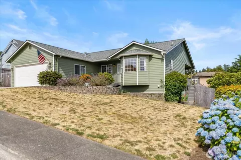 434 SW Stroops Dr, Oak Harbor, WA 98277