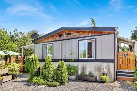4817 Birch Dr, Blaine, WA 98230