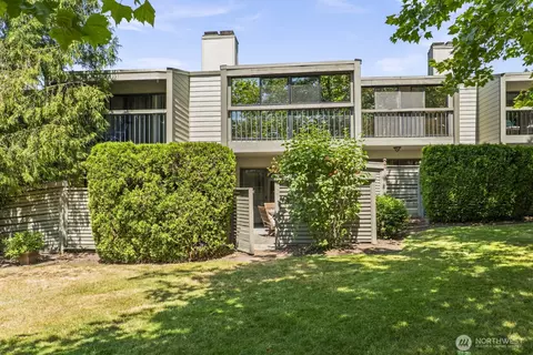 22701 Lakeview Dr #D5, Mountlake Terrace, WA 98043