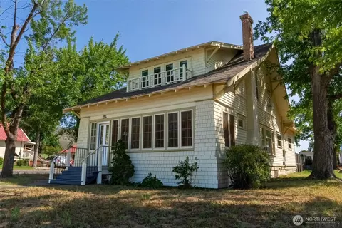 216 4th St E, Tonasket, WA 98855
