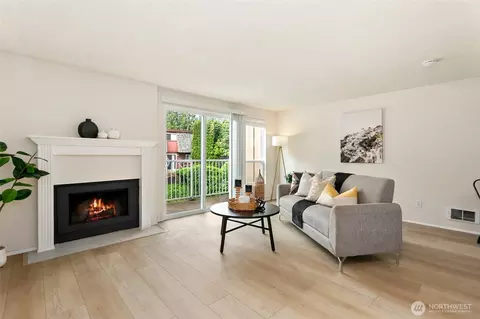 18526 52nd Ave W #B3, Lynnwood, WA 98037