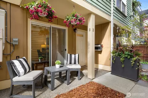 335 16th Ave E #B, Seattle, WA 98112