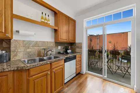 Kitchen - 335 16th Ave E #B, Seattle, WA 98112 photo 2 of 3