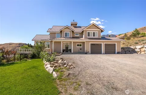 266 Ives St, Pateros, WA 98846