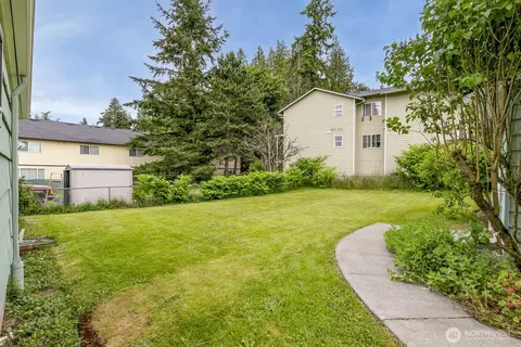Exterior - 7009 Rainier Dr, Everett, WA 98203 photo 4 of 7