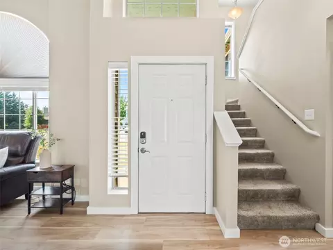 Entry Way - 535 Blanchat Ct, Enumclaw, WA 98022 photo 2 of 3