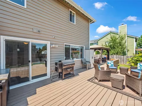 Exterior - 535 Blanchat Ct, Enumclaw, WA 98022 photo 7 of 8