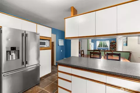 Kitchen - 127 Springbrook Dr, Chehalis, WA 98532 photo 3 of 3