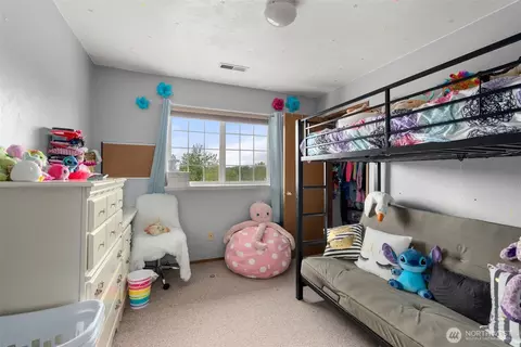 Bedroom - 127 Springbrook Dr, Chehalis, WA 98532 photo 3 of 4