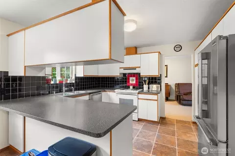Kitchen - 127 Springbrook Dr, Chehalis, WA 98532 photo 1 of 3