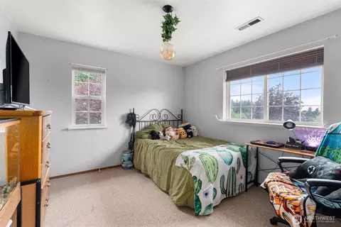 Bedroom - 127 Springbrook Dr, Chehalis, WA 98532 photo 4 of 4