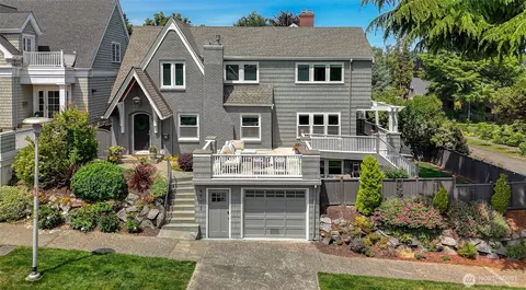 4712 NE 40th St, Seattle, WA 98105