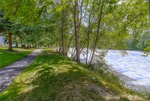 View/Area - 7416 144th Ave E, Sumner, WA 98390 photo 2 of 2
