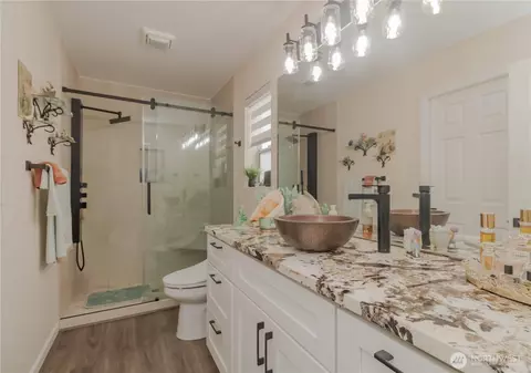 Bath - 7416 144th Ave E, Sumner, WA 98390 photo 1 of 3