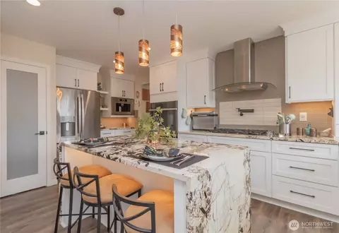 Kitchen - 7416 144th Ave E, Sumner, WA 98390 photo 2 of 5
