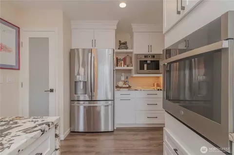 Kitchen - 7416 144th Ave E, Sumner, WA 98390 photo 4 of 5