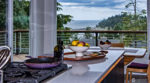 220 Colman Dr, Port Townsend, WA 98368