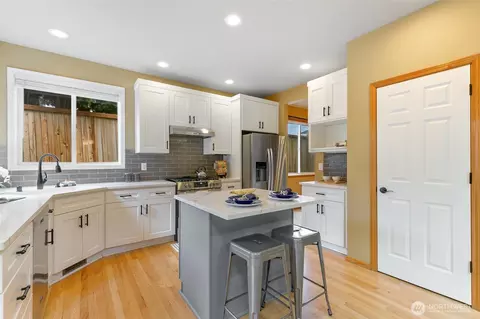 Kitchen - 18328 10th Dr SE, Bothell, WA 98012 photo 3 of 3