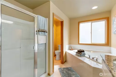 Bath - 18328 10th Dr SE, Bothell, WA 98012 photo 3 of 5