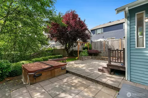 Exterior - 18328 10th Dr SE, Bothell, WA 98012 photo 3 of 4