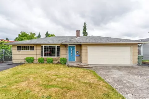 2 Terry Ct, Longview, WA 98632