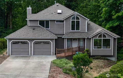 976 NE Milton Ct, Bremerton, WA 98311