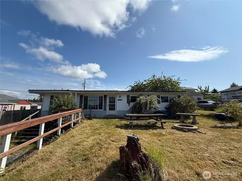 1309 29th St, Anacortes, WA 98221