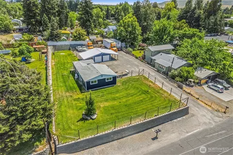 143 N June Ave, East Wenatchee, WA 98802