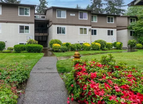 12617 NE 130th Way #E303, Kirkland, WA 98034