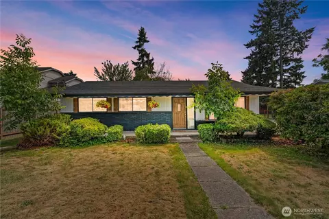 1322 7th Ave SE, Puyallup, WA 98372