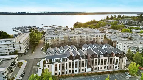 118 B 2nd St S, Kirkland, WA 98033