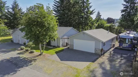 5121 88th St NE #A & B, Marysville, WA 98270