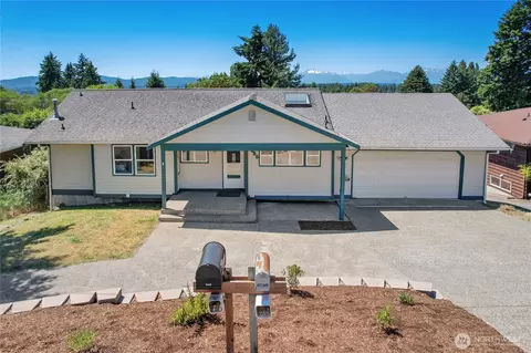 3525 Harbel Dr NE, Bremerton, WA 98310
