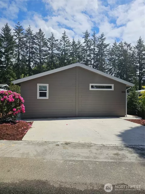 1725 15th Ave SE #202, Bothell, WA 98021