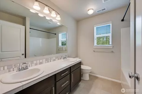 Bath - 16311 5th Dr SE, Bothell, WA 98012 photo 3 of 3