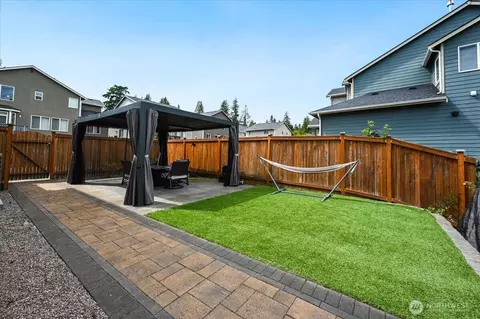 Exterior - 16311 5th Dr SE, Bothell, WA 98012 photo 5 of 8