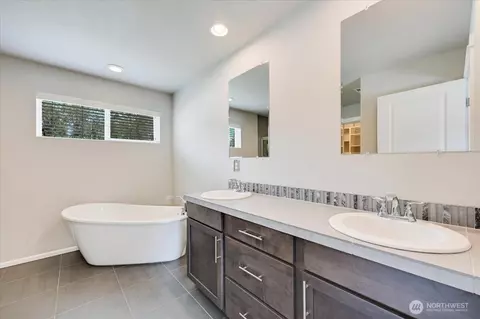 Bath - 16311 5th Dr SE, Bothell, WA 98012 photo 2 of 3