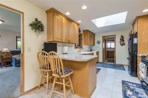 Kitchen - 1023 E Maple St, Kent, WA 98030 photo 1 of 4