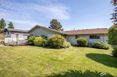 Exterior - 1023 E Maple St, Kent, WA 98030 photo 6 of 8