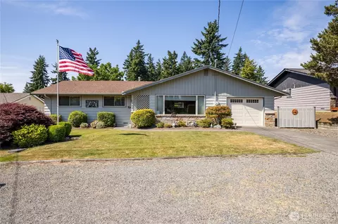1023 E Maple St, Kent, WA 98030