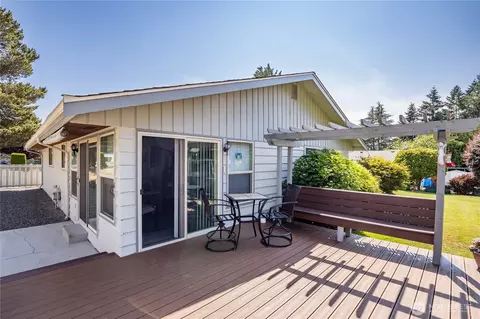 Exterior - 1023 E Maple St, Kent, WA 98030 photo 4 of 8