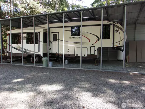 60 King Dr, Brinnon, WA 98320